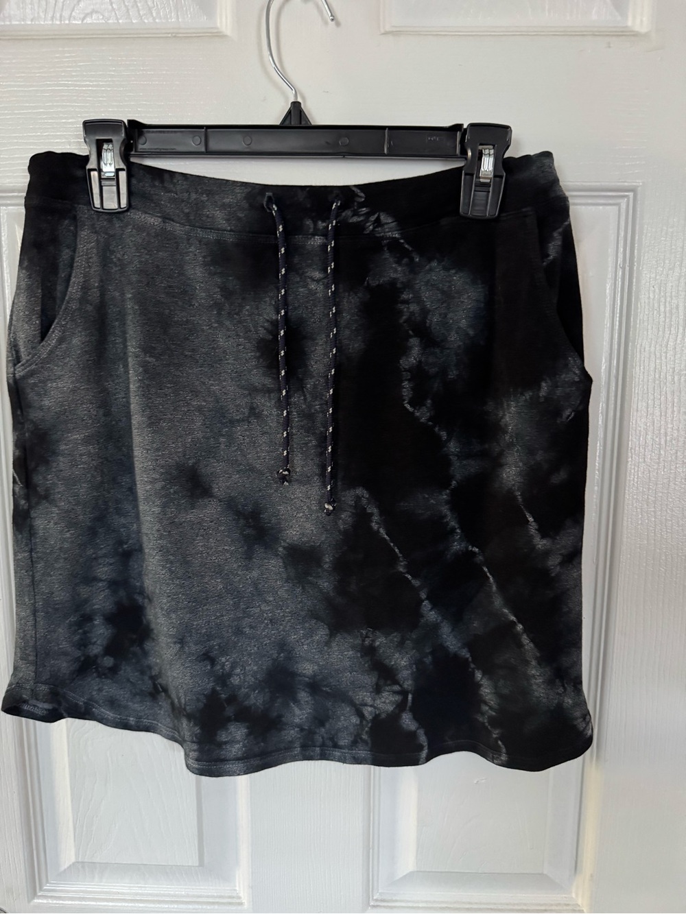 Sundry Black Grey Tie-Dye Saturday Mini Skirt Size 2 (Medium) Casual Comfy Cozy